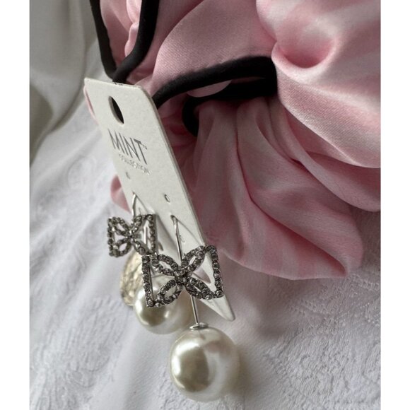 Mint 14KT White & Gold Plated Silvertone Pearl Bow Lead Free CZ Earrings NEW - Picture 6 of 8